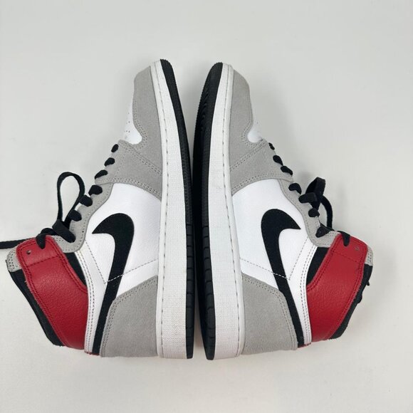 Nike Air Jordan 1 Retro 1 High OG Light Smoke Grey Youth Size 7Y - Picture 8 of 16